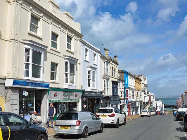 Flat for sale in Binstead, Ryde