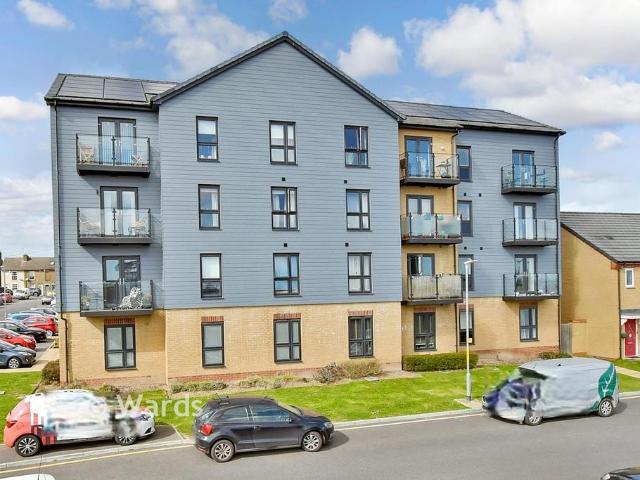 Flat for sale in Regent Quay, Oad Street
