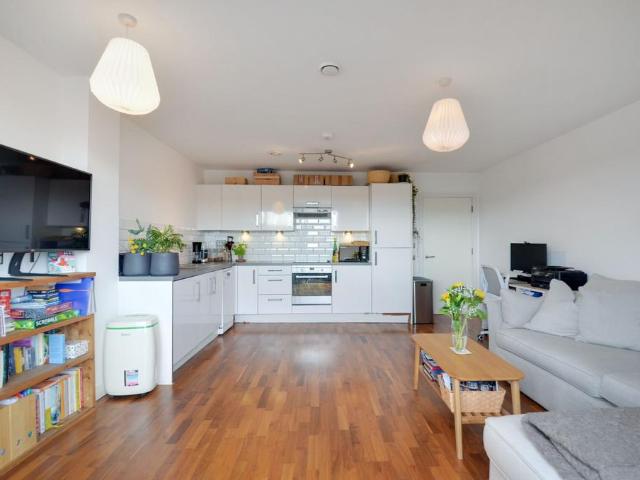 Flat for sale in London Borough of Lewisham, Deptford