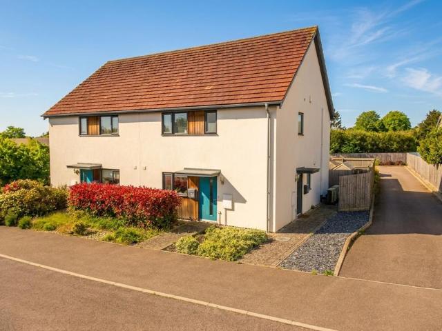 Flat for sale in Burgh St Peter, Norfolk