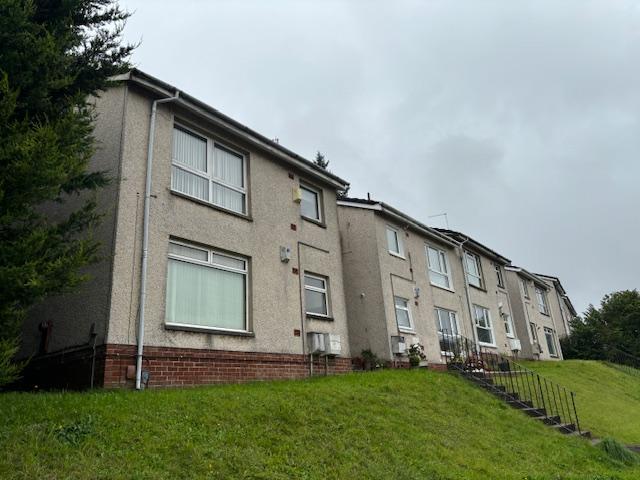 Flat for sale in Elderslie, Scotland