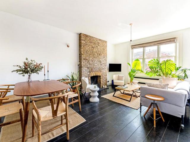 Flat for sale in Chalk Farm, Primrose Hill