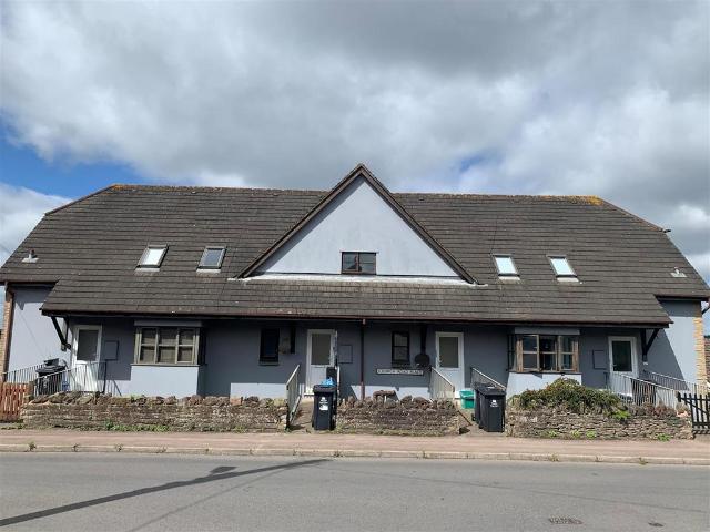 Flat for sale in Bromsberrow Heath, Gloucestershire