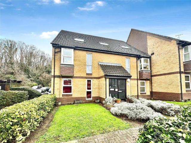 Flat for sale in Crayford, Greater London