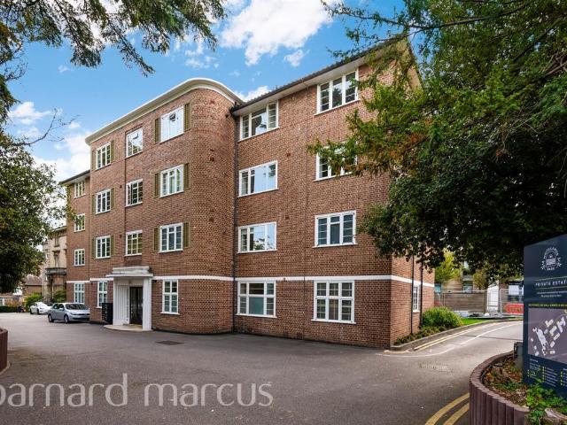 Flat for sale in Southfields, Greater London