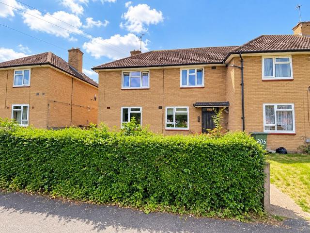 Flat for sale in South Ockendon, Essex