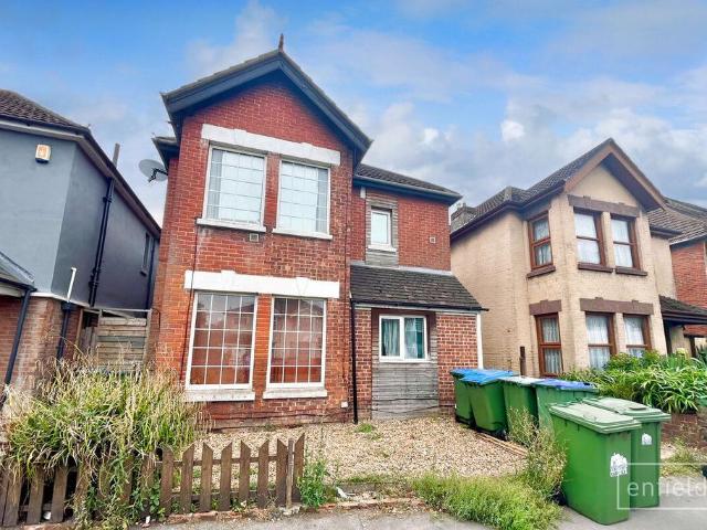 Flat for sale in Bitterne Manor, City Of Southampton