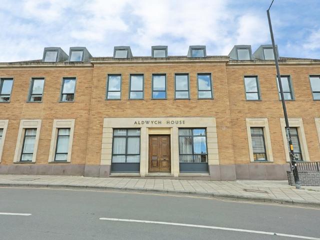Flat for sale in Heigham Grove, East Bank