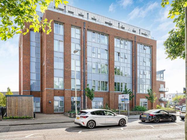 Flat for sale in Fretherne, Hertfordshire