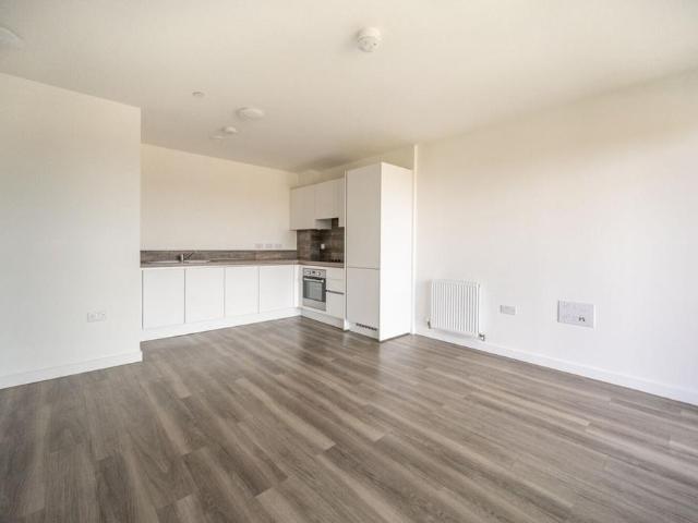 Flat for sale in Plashet, Greater London