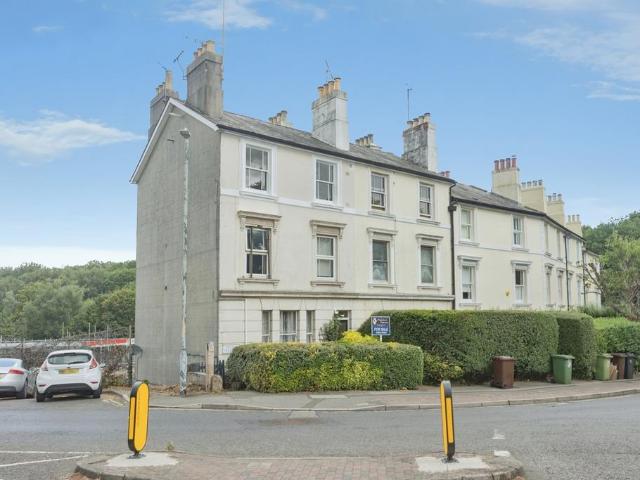 Flat for sale in Broadwater Down, Sandown Park
