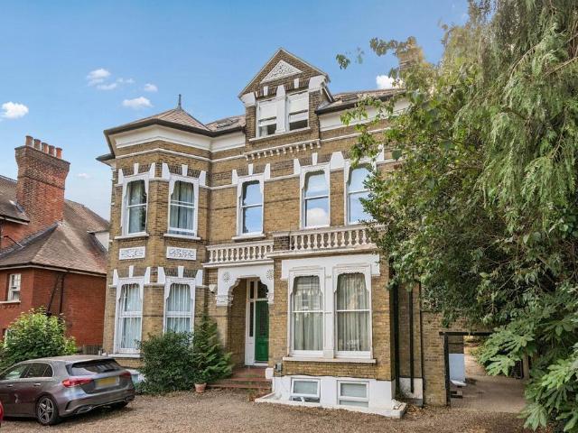 Flat for sale in London Borough of Croydon, Upper Norwood