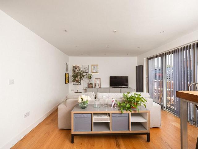 Flat for sale in Feckenham, City Of Bristol