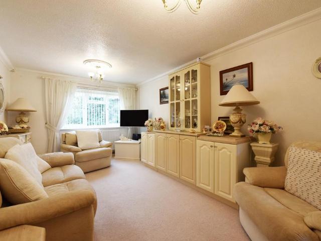 Flat for sale in Kingswinford, West Midlands
