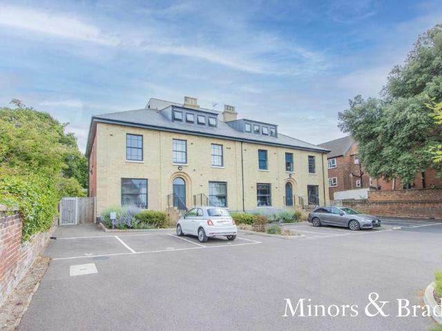 Flat for sale in East Bank, Norfolk