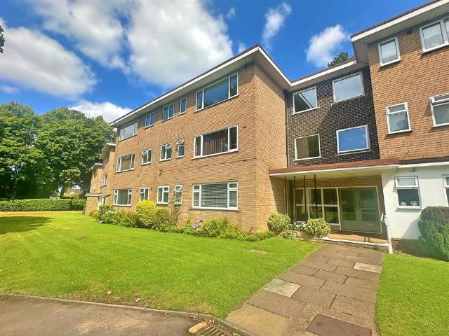 Flat for sale in Four Oaks, Birmingham