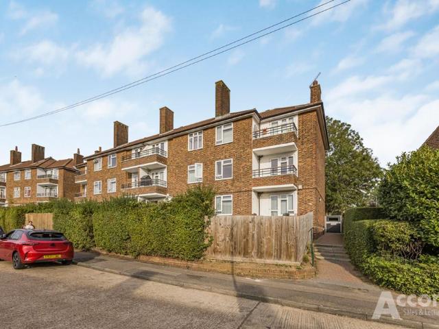 Flat for sale in London Borough of Havering, Greater London