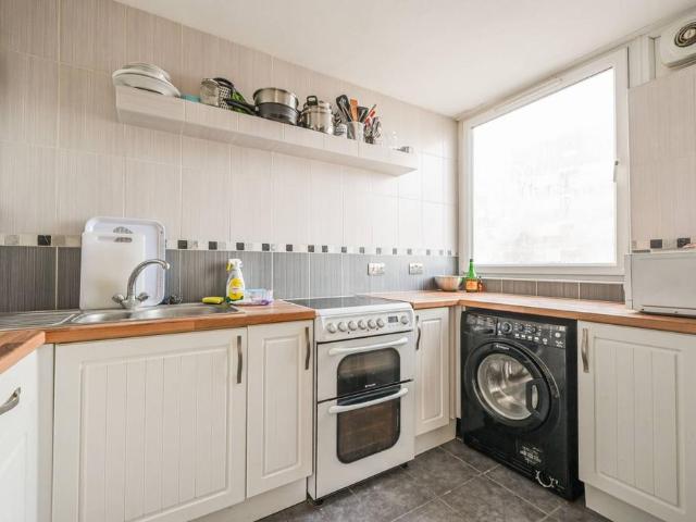 Flat for sale in St. George in the East, Wapping