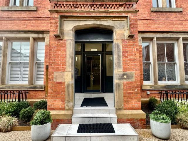 Flat for sale in Cheadle, Greater Manchester