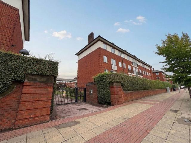 Flat for sale in Salford, Greater Manchester