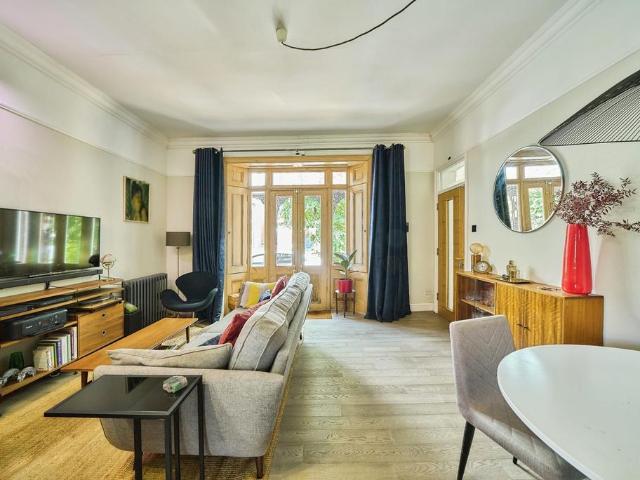 Flat for sale in London Borough of Newham, Greater London