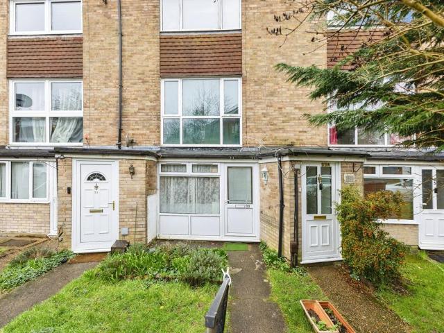 Flat for sale in Whitley Wood, Reading