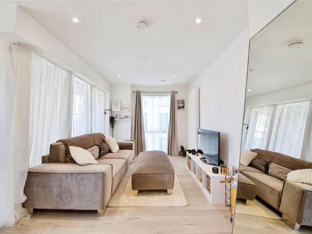 Flat for sale in Colindale, Greater London
