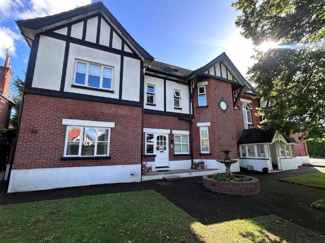 Flat for sale in Penn Hill, Poole