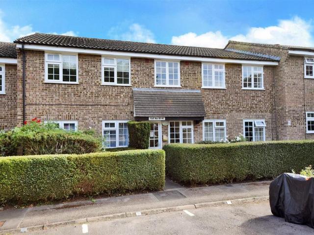 Flat for sale in Royal Borough of Kingston upon Thames, Greater London