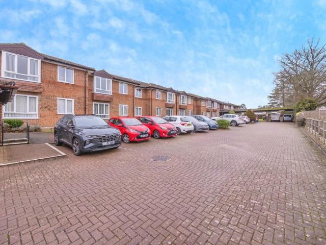 Flat for sale in Spring Vale, Hampshire