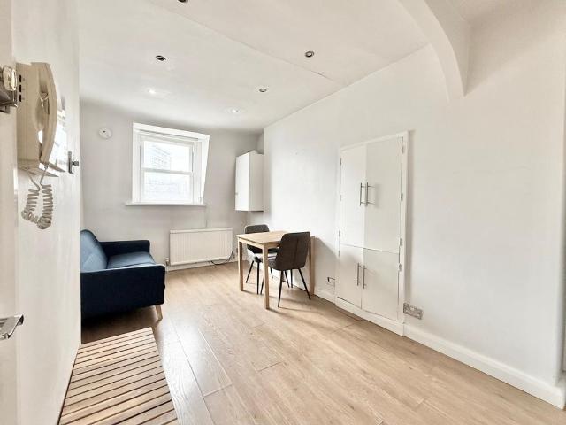 Flat for sale in Kensal Town, Maida Vale