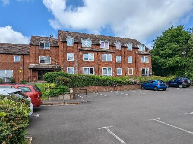 Flat for sale in Spring Vale, Hampshire