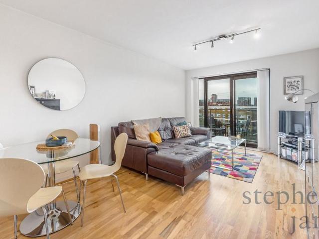 Flat for sale in Bromley-by-Bow, Poplar Grove