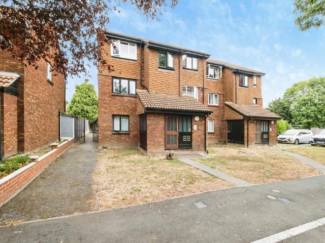 Flat for sale in South Beckton, Greater London