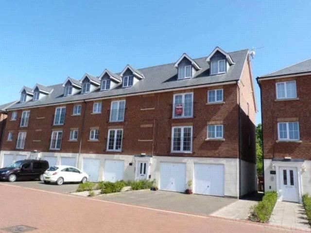 Flat for sale in Penygloddfa, Newtown