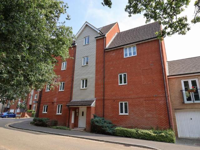 Flat for sale in Dowd's Farm, Eastleigh