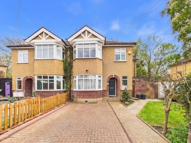 Flat for sale in Eastcote Village, Greater London