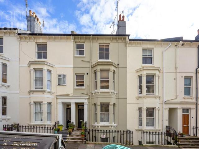 Flat for sale in Brunswick