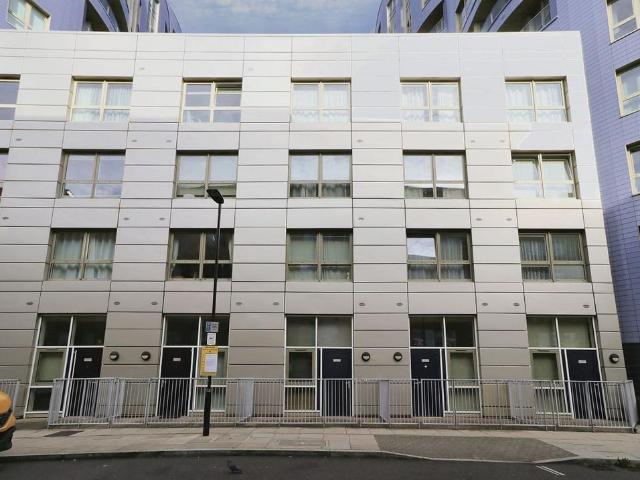 Flat for sale in Highbury, Greater London