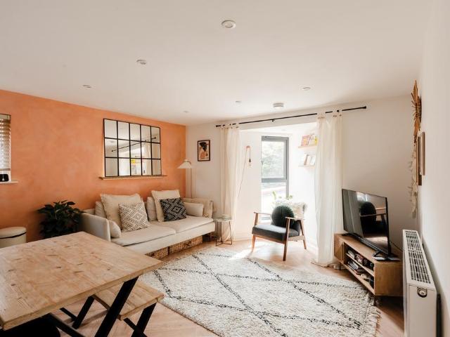 Flat for sale in Spike Island, Feckenham