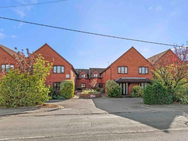 Flat for sale in Penn, Tylers Green