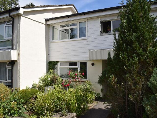 Flat for sale in Red Hill, Surrey