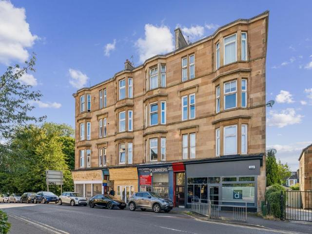 Flat for sale in Cathcart, Scotland