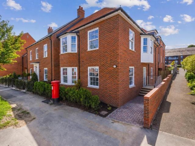 Flat for sale in The Soke, New Alresford