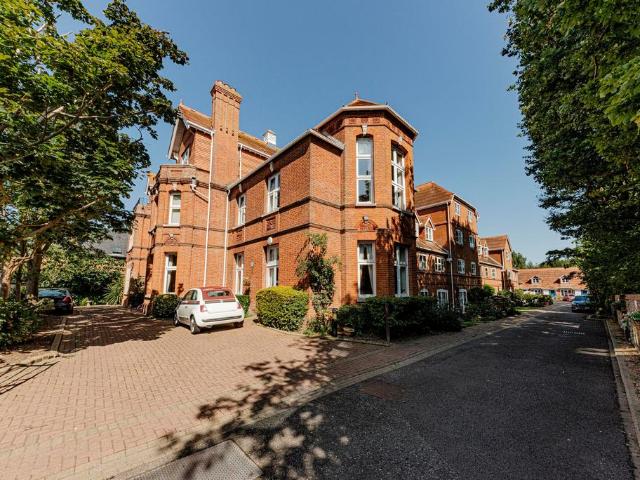 Flat for sale in Preston, Oad Street