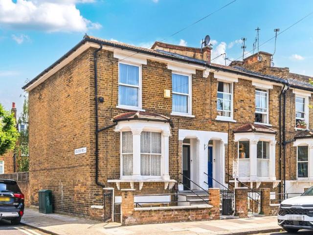 Flat for sale in Hammersmith, Greater London