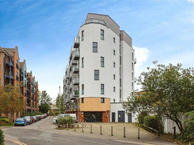 Flat for sale in Brook Street, Bourne Vale