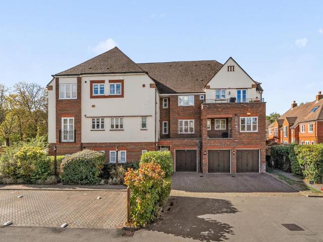 Flat for sale in Pyrford, Woking