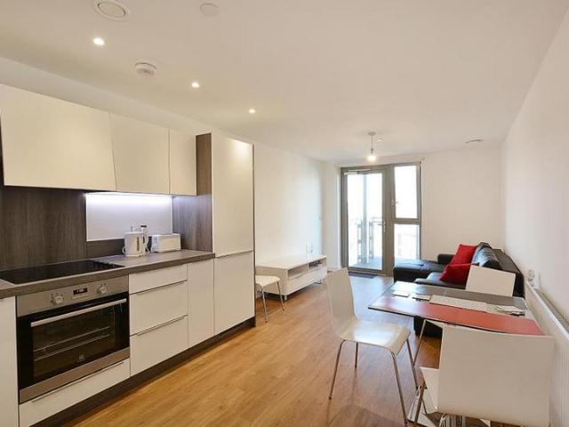 Flat for sale in London Borough of Lewisham, Ladywell