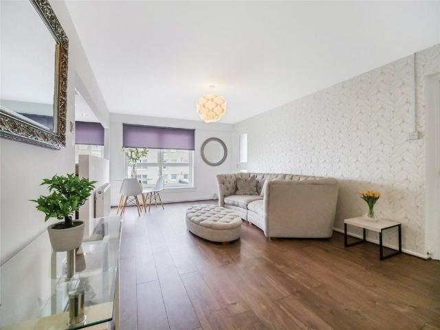 Flat for sale in Garnethill, Scotland